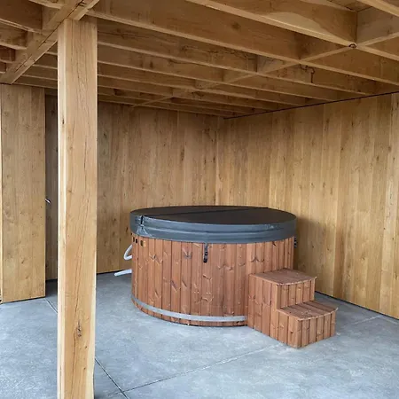 Oakstone Lodge- Avec Jacuzzi Piscine Et Sauna Holiday home