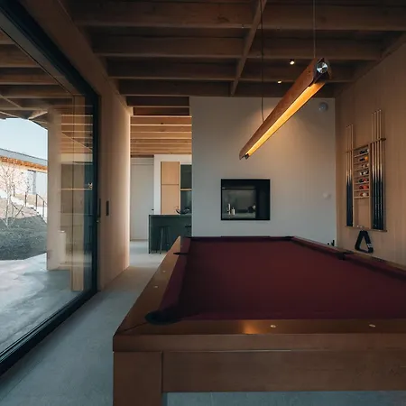 Oakstone Lodge- Avec Jacuzzi Piscine Et Sauna Nyaraló