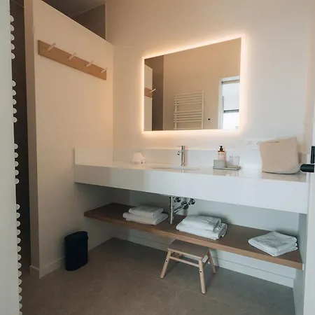 Oakstone Lodge- Avec Jacuzzi Piscine Et Sauna Дом отдыха