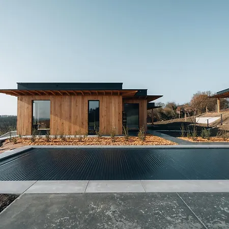 Oakstone Lodge- Avec Jacuzzi Piscine Et Sauna Holiday home Houyet