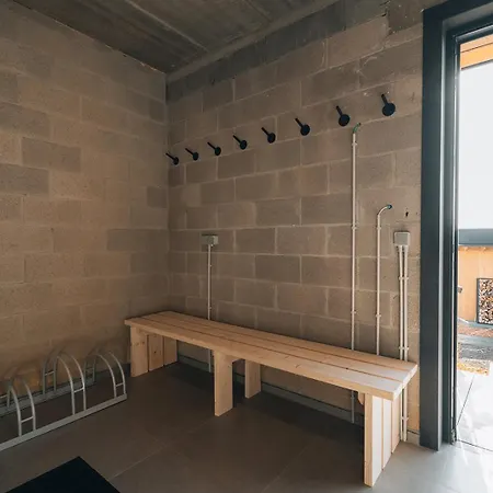 Oakstone Lodge- Avec Jacuzzi Piscine Et Sauna Уйе