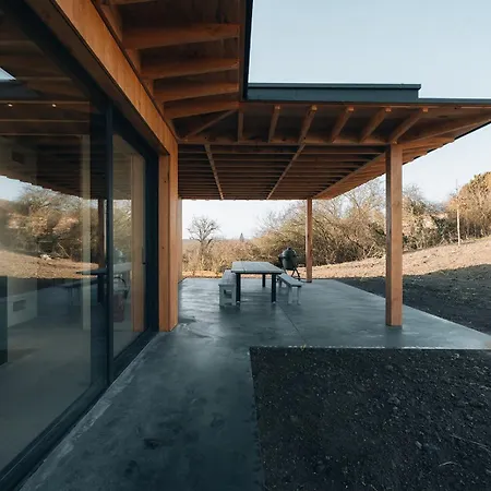 Oakstone Lodge- Avec Jacuzzi Piscine Et Sauna Дом отдыха