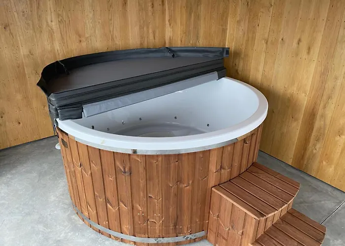 Oakstone Lodge- Avec Jacuzzi Piscine Et Sauna Holiday home *
