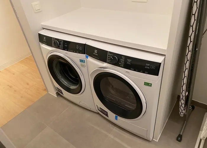 Oakstone Lodge- Avec Jacuzzi Piscine Et Sauna * Houyet