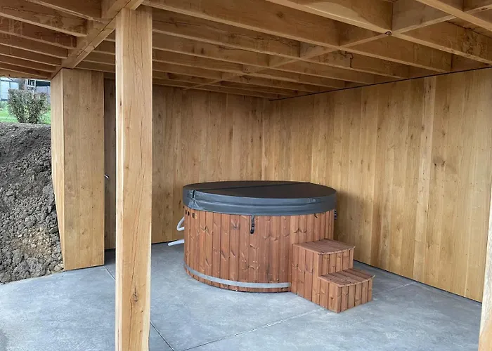 Oakstone Lodge- Avec Jacuzzi Piscine Et Sauna Holiday home