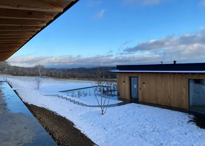 Oakstone Lodge- Avec Jacuzzi Piscine Et Sauna Houyet