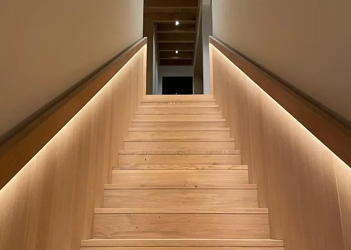 Oakstone Lodge- Avec Jacuzzi Piscine Et Sauna * Houyet