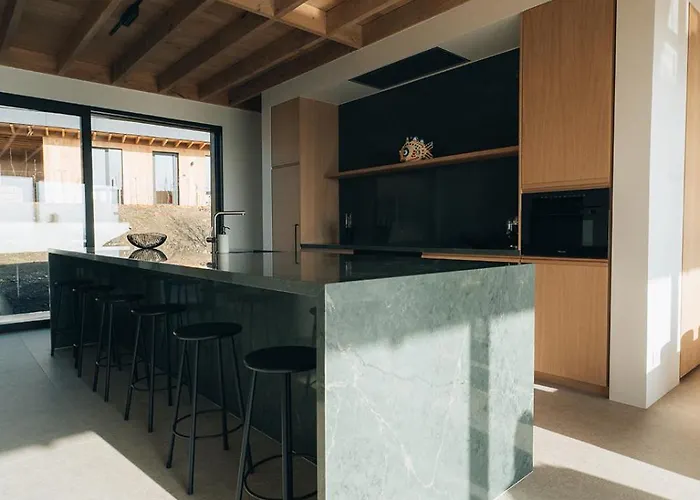 Oakstone Lodge- Avec Jacuzzi Piscine Et Sauna Holiday home Houyet