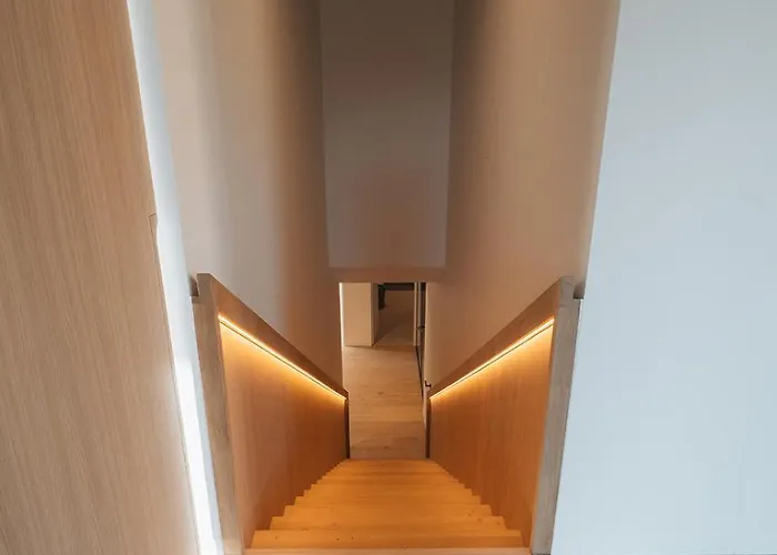 Oakstone Lodge- Avec Jacuzzi Piscine Et Sauna Houyet