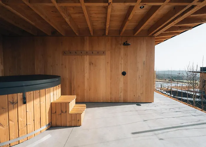 Oakstone Lodge- Avec Jacuzzi Piscine Et Sauna * Houyet