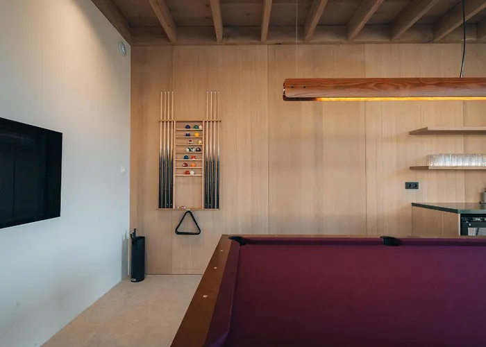 Oakstone Lodge- Avec Jacuzzi Piscine Et Sauna Holiday home *