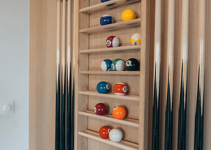 Holiday home Oakstone Lodge- Avec Jacuzzi Piscine Et Sauna Houyet