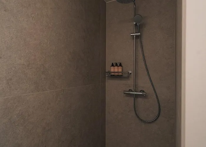 Oakstone Lodge- Avec Jacuzzi Piscine Et Sauna * Houyet