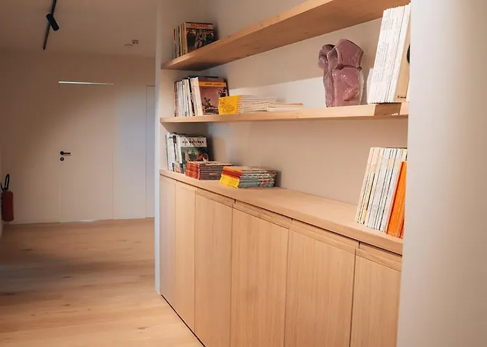 Oakstone Lodge- Avec Jacuzzi Piscine Et Sauna Holiday home Houyet