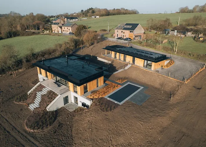 Oakstone Lodge- Avec Jacuzzi Piscine Et Sauna Holiday home Houyet