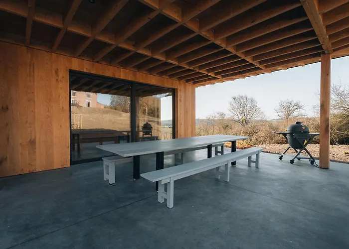 Oakstone Lodge- Avec Jacuzzi Piscine Et Sauna Holiday home Houyet