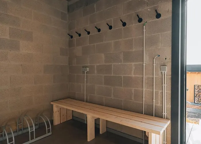 Oakstone Lodge- Avec Jacuzzi Piscine Et Sauna Houyet