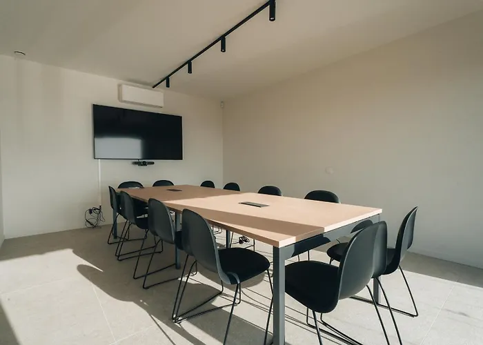 Oakstone Lodge- Avec Jacuzzi Piscine Et Sauna Houyet